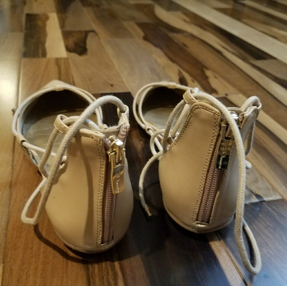 🌟BCBG Beige Flats - Picture 2 of 4